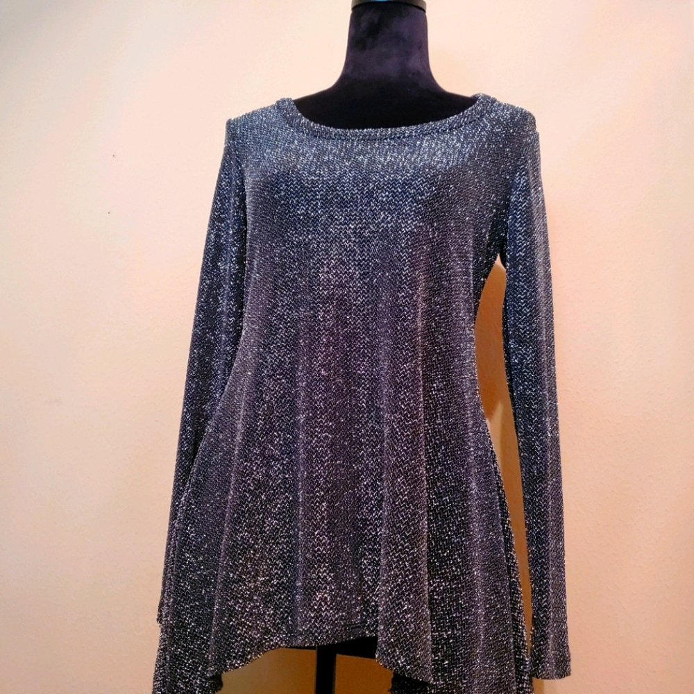 Round Collar, Asymmetrical Hem, Long Sleeve Blouse